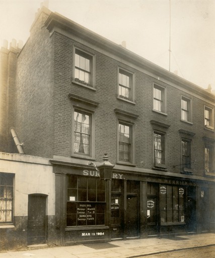 Photo:View of the front facade of 3 and 5 Penfold Street, formerly 43 and 45 Carlisle Street 1904