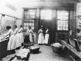 Photo:Laundry Class, St. Marylebone Charity School c. 1900